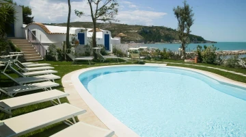 Panoramic swimming pool