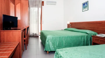 Triple room with TV