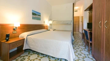 Room with double bed