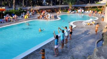 Entertainment in the pool
