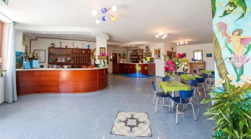 Bar corner