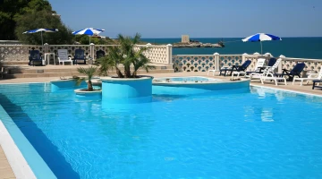 Panoramic swimming pool