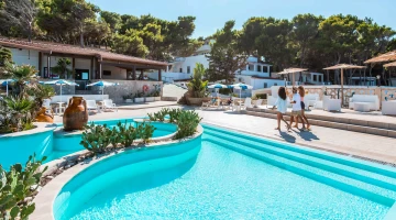 External structure and swimming pools