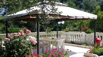 Terrace with relaxation area