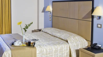 Room with double bed