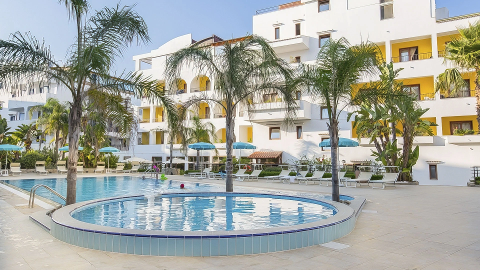 Facade and swimming pool