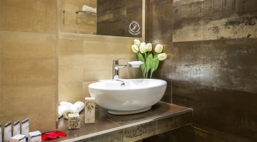 Bathroom with courtesy set