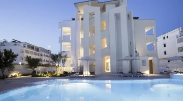 Evening view of the swimming pool