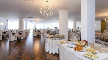 Buffet in the breakfast room