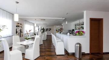 Lounge bar