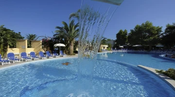 Swimming pool with hydromassage jets