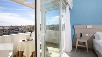 Double room with furnished balcony