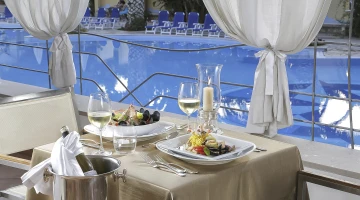 Veranda overlooking the swimming pool