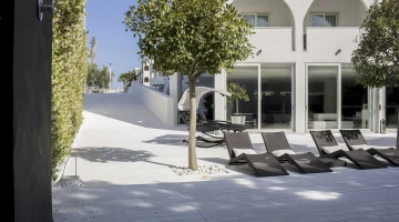Furnished outdoor spaces