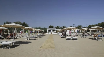Private equipped beach