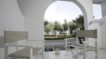 Private furnished patio
