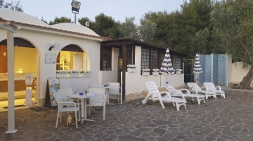 Furnished outdoor area