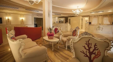 Shared lounge with hall and bar