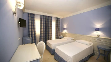 Standard double room with single beds