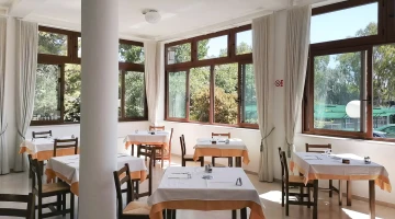 Restaurant room with windows