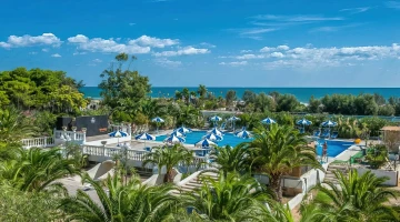 Hotel with garden and swimming pool
