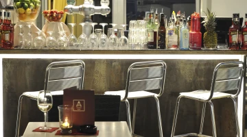Bar Apogia