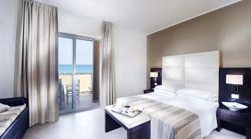 Panoramic double room with frontal sea view