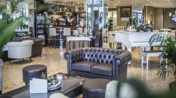 Lounge bar