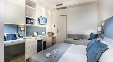 Marine double room with TV and desk