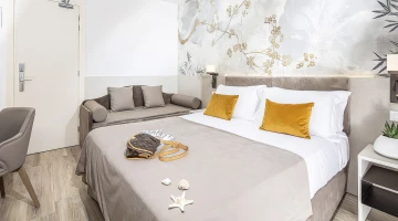 Superior double room with sofa