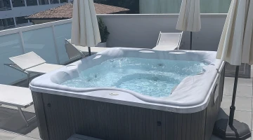 Jacuzzi in terrazza solarium