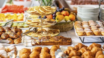 Buffet petit-déjeuner continental