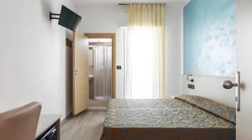 Chambre avec salle de bain privée