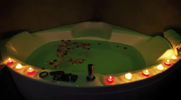 Vasca idromassaggio in suite