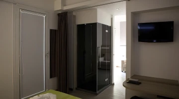 Arredamento moderno in stanza