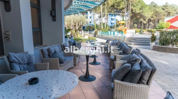 Outdoor lounge