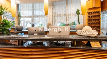 Reception detail