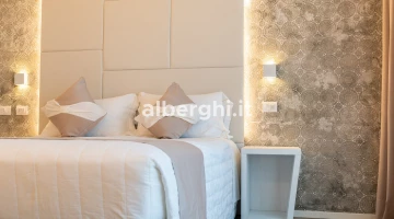 Room with double bed