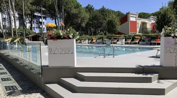 Accesso all'area piscina