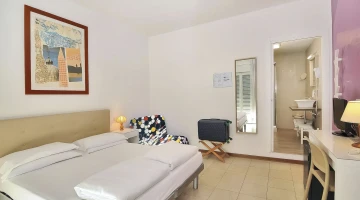 Doppelzimmer mit Sessel