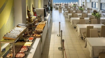 Süße und herzhafte Optionen zum Frühstück
