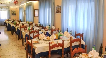 Restaurant hall