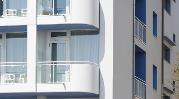 Zimmer mit Balkon
