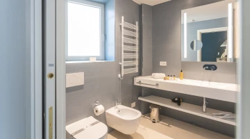 Bagno di una Junior Suite vista mare