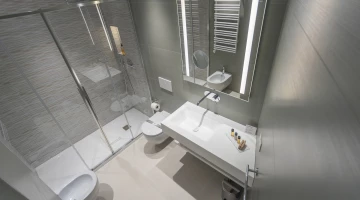 Bagno con box doccia in Superior vista mare Silent