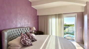 Suite con balcone arredato