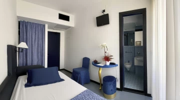 Camera singola con bagno privato