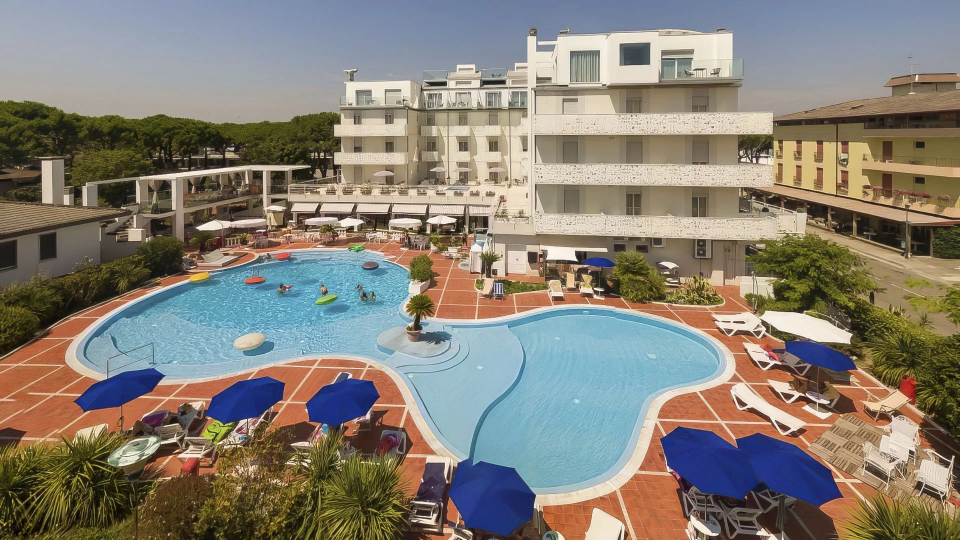 Hotel con piscina
