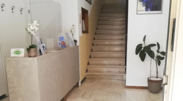 Bancone della reception