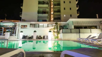 Pool detail in the evening